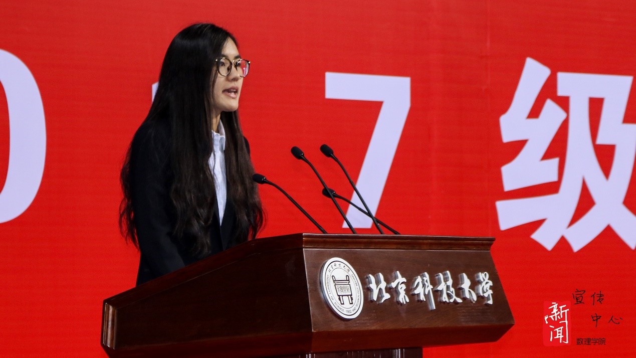 7ee324e36255a0efd6d938ef13eaab2d.jpg 新生开学典礼4.jpg