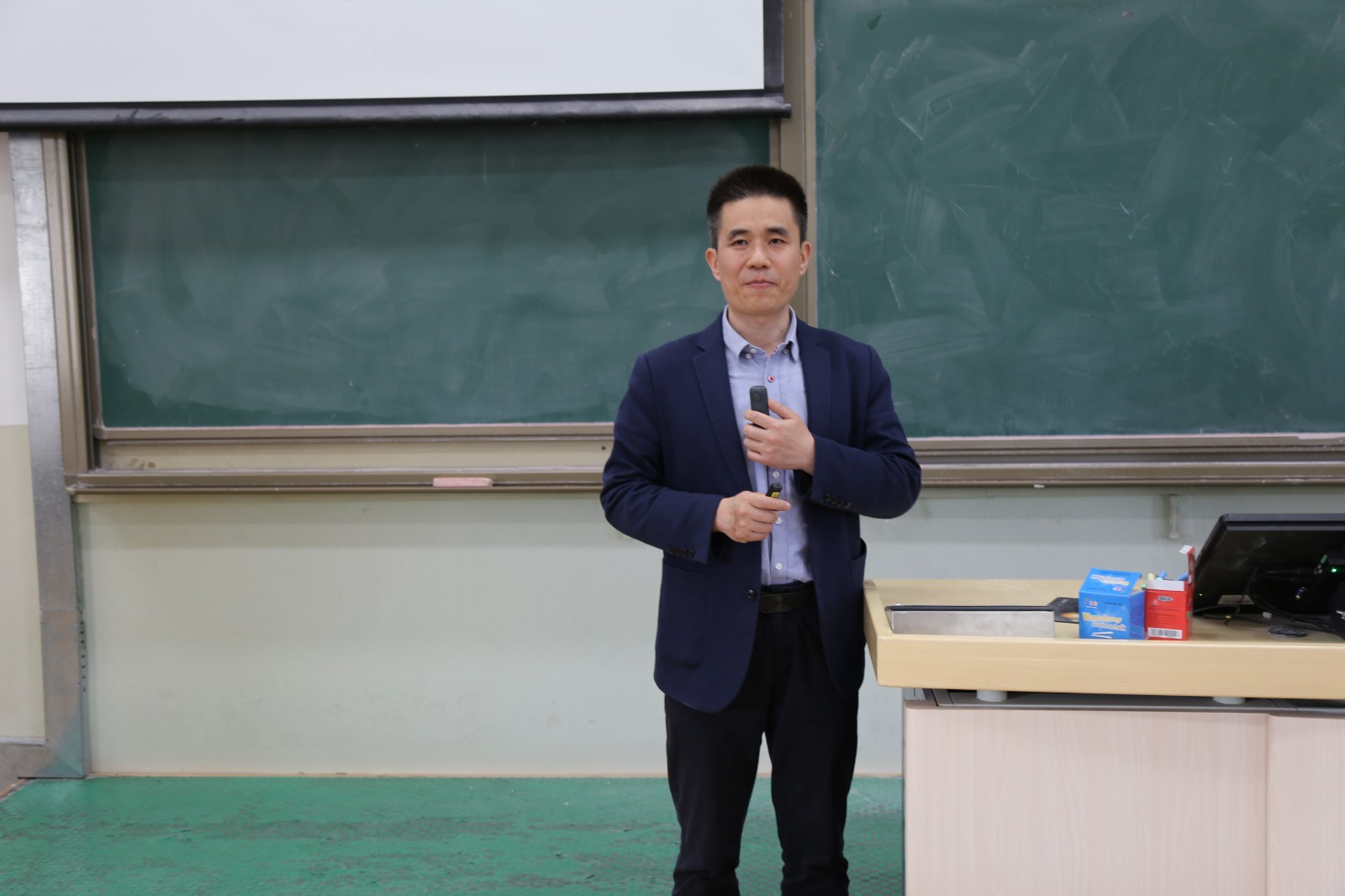 1745202880619904.jpg 1745202880619904.jpg